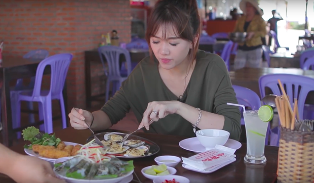 Nói tiếng Việt có thể đôi khi chưa rõ nhưng Hari Won lại rất am hiểu ẩm thực Việt, từ ngày cưới Trấn Thành còn thường xuyên đi review ăn uống như ai - Ảnh 19.