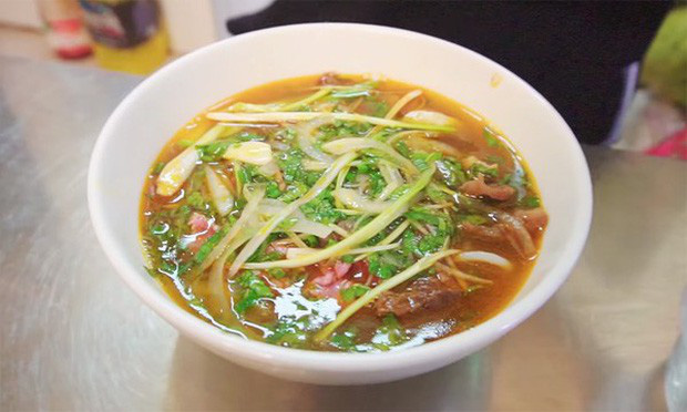Nói tiếng Việt có thể đôi khi chưa rõ nhưng Hari Won lại rất am hiểu ẩm thực Việt, từ ngày cưới Trấn Thành còn thường xuyên đi review ăn uống như ai - Ảnh 24.