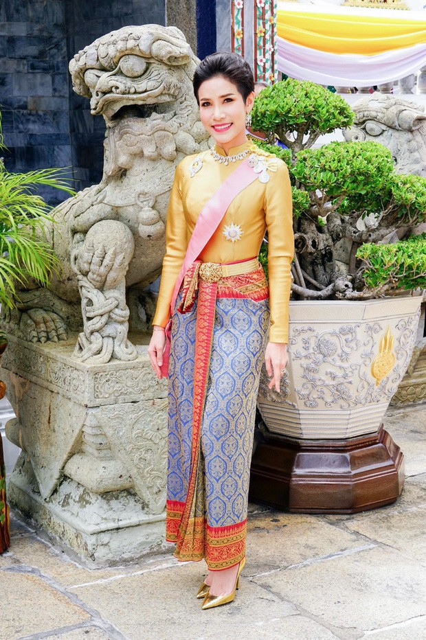Hồng nhan bạc phận: Vẻ đẹp nao lòng của Hoàng quý phi Thái Lan mới bị phế truất - Ảnh 7.