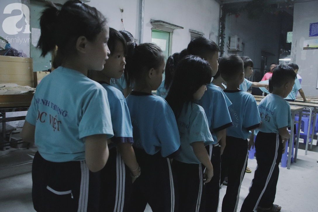 Cảm động lớp học 0 đồng giữa Sài Gòn: Nơi nuôi dưỡng tri thức cho trẻ em nghèo - Ảnh 17.