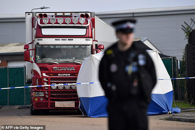 Cảnh sát Anh đã thông báo tin buồn cho gia đình 39 người Việt Nam gặp nạn trong xe container - Ảnh 1.