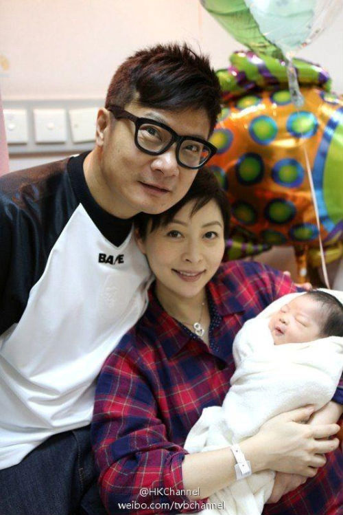 Hoa hậu nổi tiếng TVB: Rơi nước mắt vì con xấu xí, bị đồng nghiệp mỉa mai bi kịch vì quá giống bố - Ảnh 6.