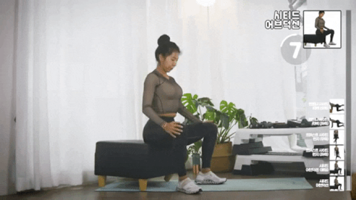 Huấn luyện viên Hàn Quốc hướng đẫn 3 động tác giúp hông nở, eo thon mà bạn có thể tập ở nhà - Ảnh 4.