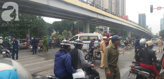 Vụ Mercedes kéo nhiều xe máy bốc cháy, khiến 1 nạn nhân tử vong: Chiếc xe ô tô chồng mới mua vài ngày giao cho vợ sử dụng - Ảnh 2.