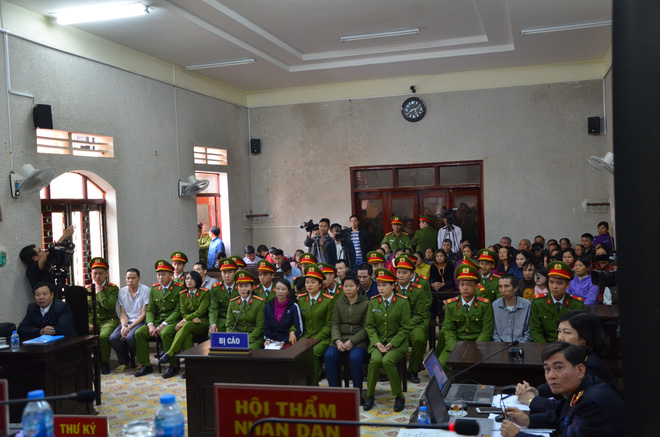 Mẹ nữ sinh giao gà ở Điện Biên bị tuyên 20 năm tù, 2 vợ chồng Vì Thị Thu lĩnh án chung thân - Ảnh 21.