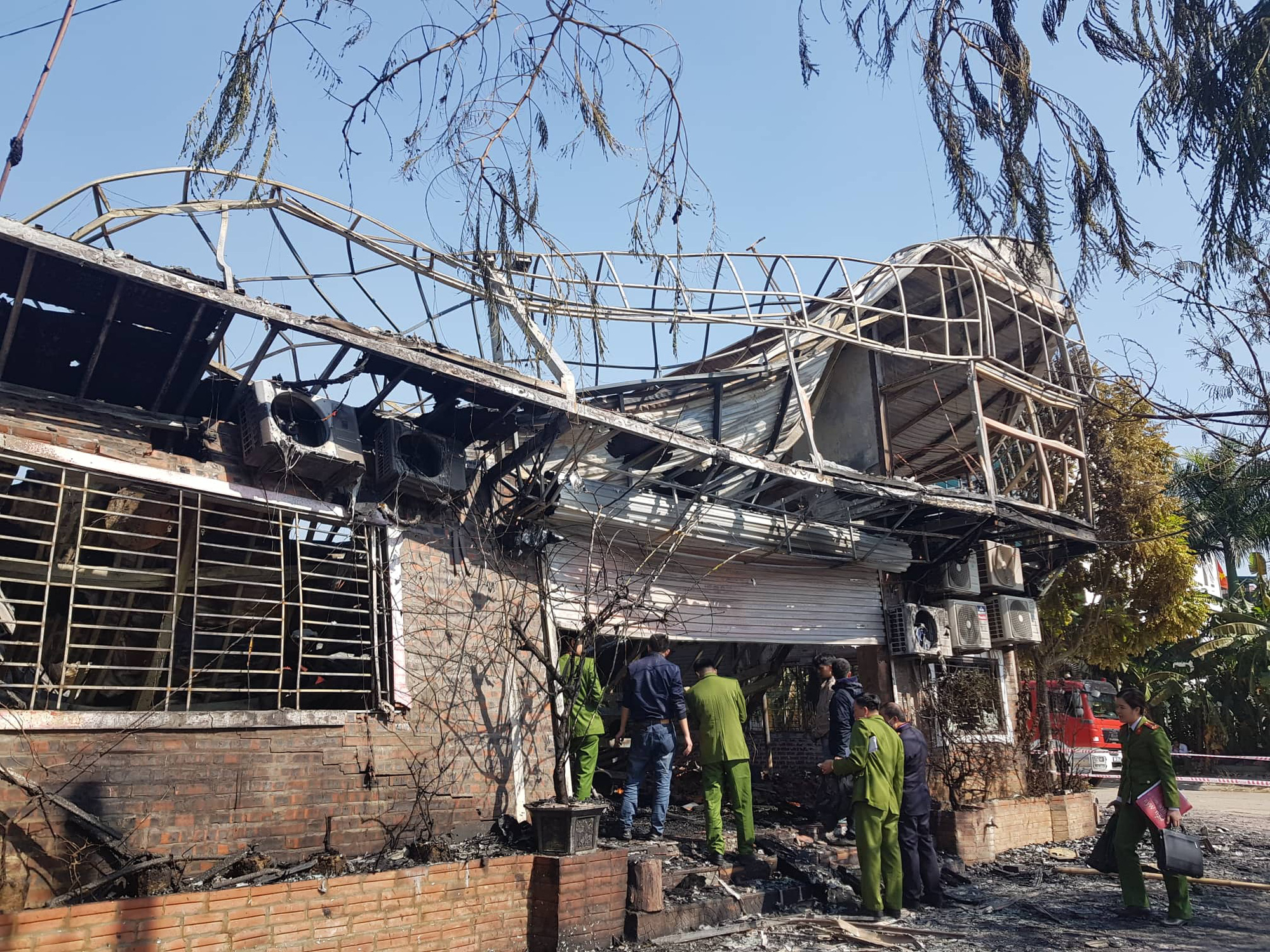 Kinh hoàng lời kể nhân chứng vụ cháy nhà hàng khiến 4 người tử vong tại Vĩnh Phúc - Ảnh 3.