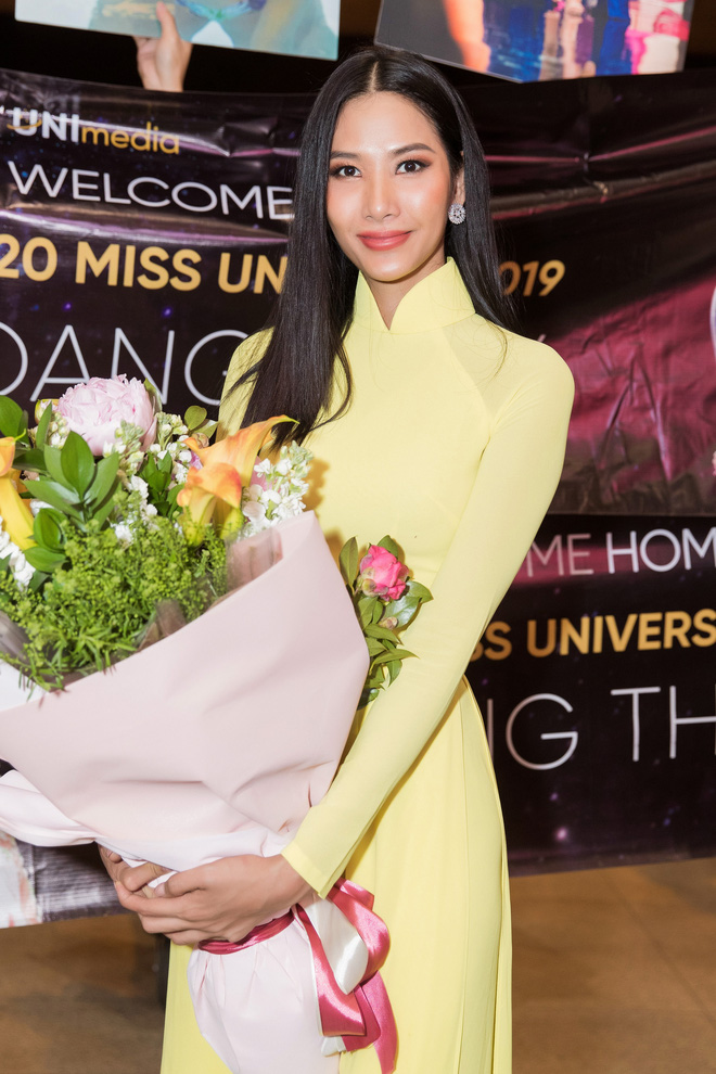 Tân Hoa hậu Khánh Vân đón Hoàng Thùy trở về từ Mỹ lúc nửa đêm sau thành tích Top 20 Miss Universe - Ảnh 1.
