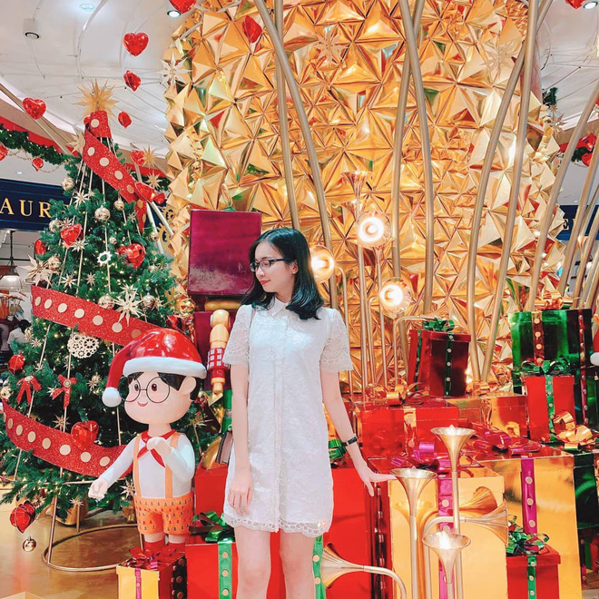 5 trung tâm thương mại Sài Gòn được trang hoàng Giáng sinh siêu lộng lẫy, giới trẻ rủ nhau lên đồ check-in hốt hình Noel sớm - Ảnh 1.