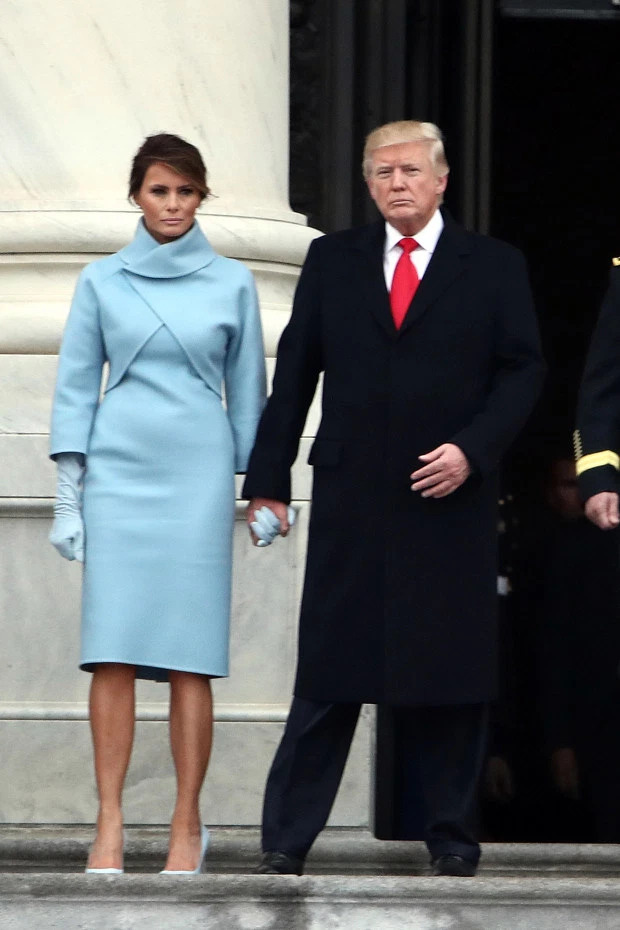 Từ nàng mẫu sexy nóng bỏng, bà Melania Trump đã thăng hạng lên Đệ nhất phu nhân với style quý phái như thế nào? - Ảnh 11.