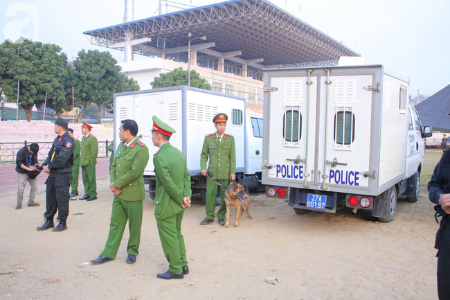 Trực tiếp phiên xét xử 9 bị cáo vụ sát hại nữ sinh giao gà ở Điện Biên: Toà không triệu tập bà Trần Thị Hiền - Ảnh 1.