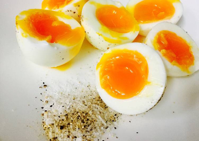 Chuyên gia mách 7 cách ăn trứng tốt hơn thông thường: Hấp thụ tốt, kết hợp đa dạng - Ảnh 2.