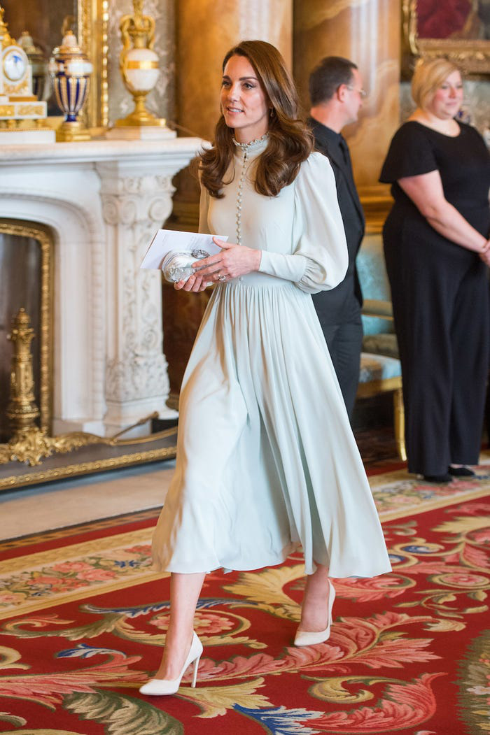 10 bộ váy ấn tượng nhất của Công nương Kate cho năm 2019 - Ảnh 6.