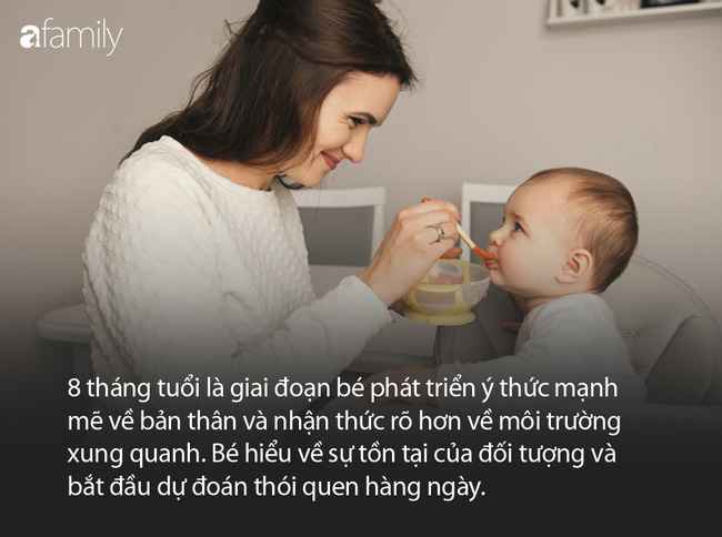 Kỹ năng gọng kìm và quy tắc ống giấy vệ sinh là một cặp đôi trong hành trình phát triển của trẻ 8 tháng tuổi mà cha mẹ cần lưu tâm - Ảnh 2.