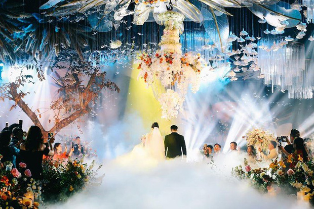 Chia sẻ của cô dâu trong đám cưới xa hoa 54 tỷ ở Quảng Ninh: Cưới là dịp đặc biệt nên gia đình cố gắng tổ chức sao cho ý nghĩa nhất - Ảnh 2.