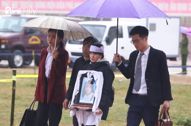 Vụ nữ sinh giao gà bị sát hại ở Điện Biên: Gia đình nạn nhân  kháng cáo, bất ngờ xin không tử hình cả 6 bị cáo. - Ảnh 1.
