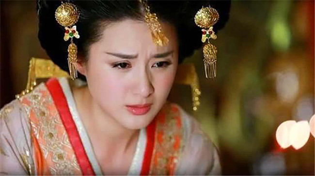 Vị hoàng hậu trong lịch sử Trung Hoa vì quá xinh đẹp mà bị con trai ép trở thành phi, sau cùng tự sát vì không chịu được sự phỉ báng - Ảnh 1.