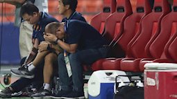 Hình ảnh buồn nhất trong trận đấu giữa U23 Việt Nam và U23 Triều Tiên: Thầy phù thủy "gục xuống" sau bàn thua nhưng vẫn ra sức bảo vệ học trò