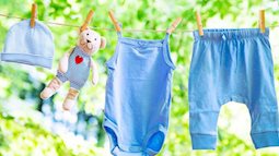 Giặt quần áo cho trẻ sơ sinh bằng máy giặt sẽ khiến trẻ mắc bệnh nguy hiểm, vậy đâu mới là cách làm đúng?