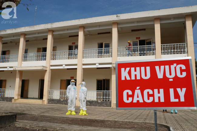 Cận cảnh bệnh viện dã chiến 300 giường sẵn sàng điều trị, cách ly bệnh nhân nhiễm virus corona tại TP.HCM - Ảnh 1. Cận cảnh bệnh viện dã chiến 300 giường sẵn sàng điều trị, cách ly bệnh nhân nhiễm virus corona tại TP.HCM - Ảnh 1.