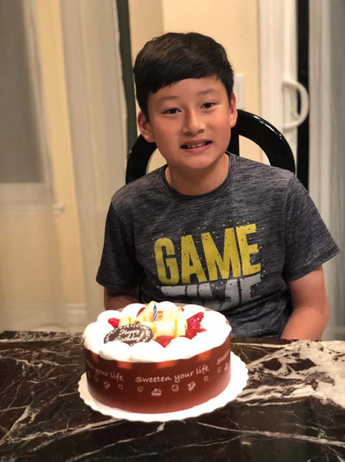 Con trai của Quang Dũng và Jennifer Phạm đón sinh nhật tuổi 12, ngoại hình của cậu bé mới gây bất ngờ - Ảnh 2.