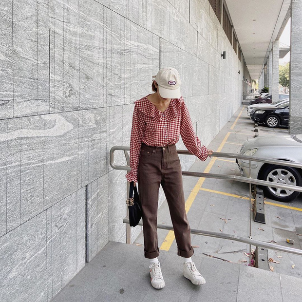 Street style hội sành mặc Instagram: Quần ống rộng càn quét mọi mặt trận, ai diện chân cũng dài đến nách - Ảnh 7.