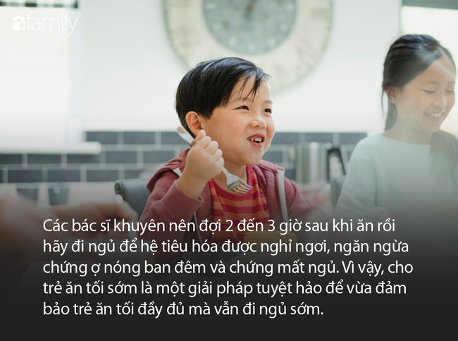 Cho con ăn tối ngay khi mới đi học về: Tưởng vô lý mà lại có lý không tưởng - Ảnh 2.