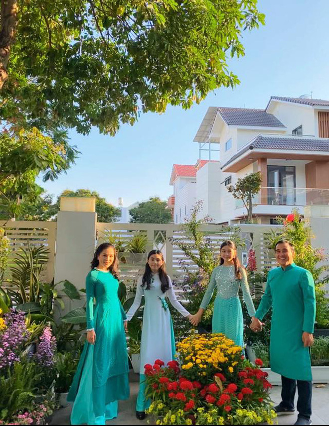 Khí chất hoa hậu tương lai: Lọ Lem con gái MC Quyền Linh đứng trong vườn nhà chụp ảnh thôi mà cứ như photoshoot chuyên nghiệp - Ảnh 6.