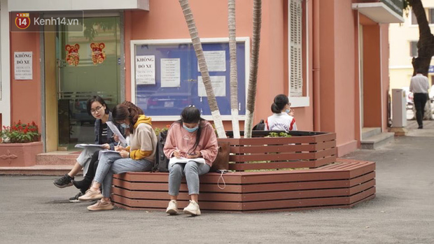 Sinh viên lên thành phố, quay lại trường học giữa mùa dịch: Cha mẹ nào cũng lo chúng ham chơi, tụ tập bạn bè mà quên phòng dịch - Ảnh 4. Sinh viên lên thành phố, quay lại trường học giữa mùa dịch: Cha mẹ nào cũng lo chúng ham chơi, tụ tập bạn bè mà quên phòng dịch - Ảnh 4.