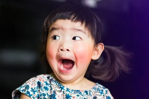 Cứ nửa đêm con trai lại bật đèn trong phòng ngủ, mẹ hối hận khi nguyên nhân được hé lộ - Ảnh 1.