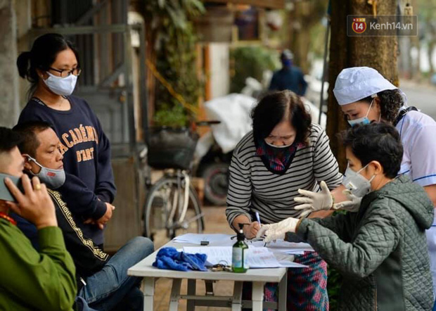 Nam tài xế dương tính Covid-19 đã đi nhiều nơi sau khi tiếp xúc với bệnh nhân thứ 17 - Ảnh 1.