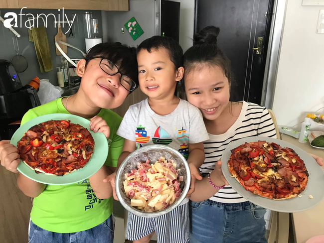 Mẹ Đà Nẵng mách chiến lược đưa con trai vào bếp, mới tí tuổi 2 bé đã biết làm loạt món ăn cầu kì, nhìn mà mê - Ảnh 5.