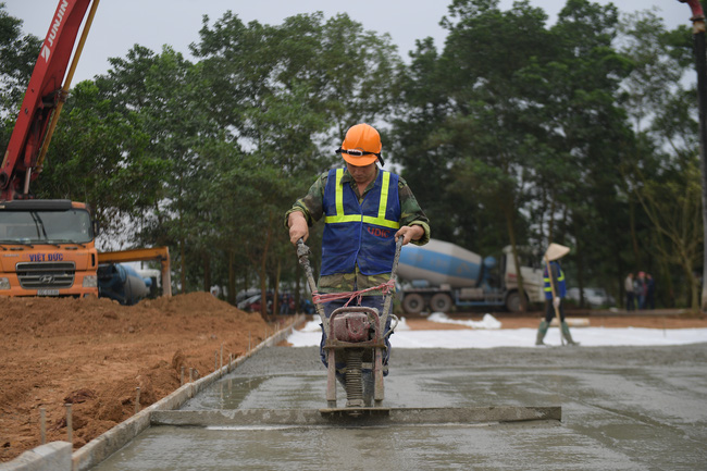 Hà Nội: Bệnh viện bỏ hoang sắp hoàn thành việc cải tạo sẵn sàng trở thành khu cách ly phòng, chống dịch Covid-19 - Ảnh 12.