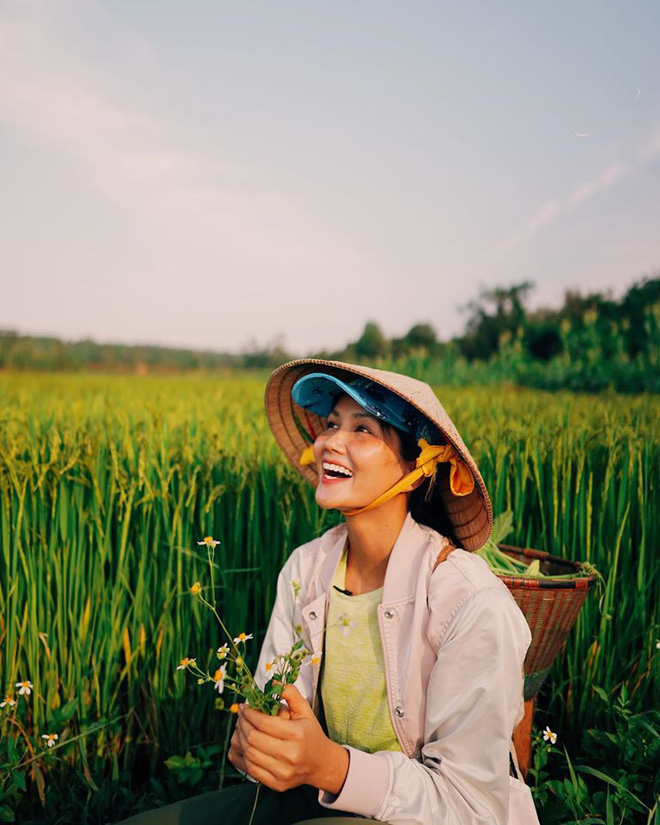 Bị giục cưới, Hoa hậu H’hen Niê bất ngờ tiết lộ thời điểm kết hôn với bạn trai - Ảnh 3.