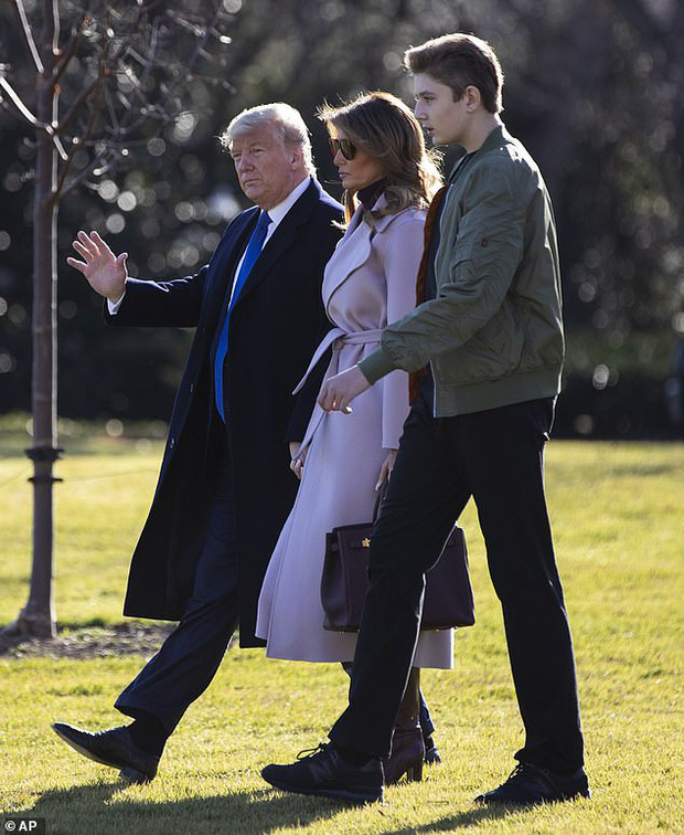 Quý tử Barron Trump cao gần 2m, đón sinh nhật tuổi 14 theo cách đặc biệt giữa thời điểm dịch Covid-19 lan rộng - Ảnh 3.