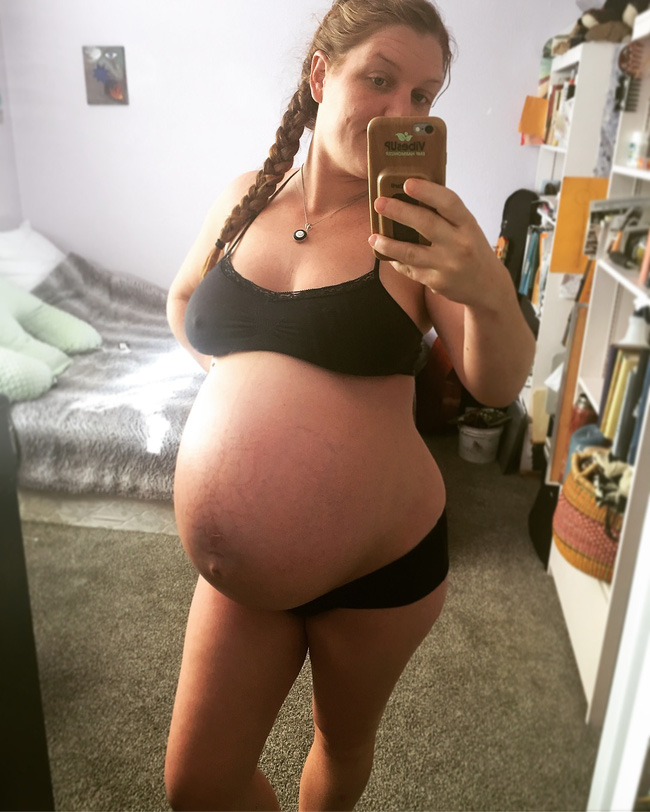 Hình ảnh bụng bầu mang thai đôi, thai ba là minh chứng cho thấy mẹ đã mạnh mẽ như thế nào, khiến nhiều ai nhìn thôi cũng thấy xót xa - Ảnh 13.