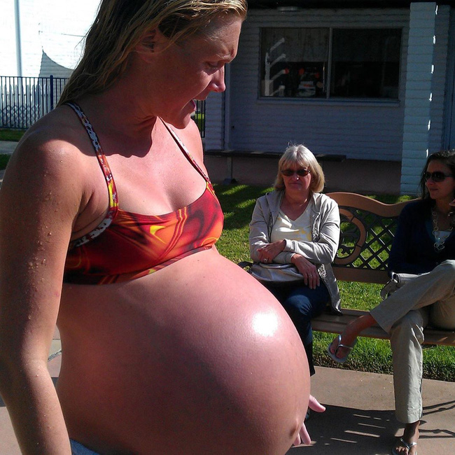 Hình ảnh bụng bầu mang thai đôi, thai ba là minh chứng cho thấy mẹ đã mạnh mẽ như thế nào, khiến nhiều ai nhìn thôi cũng thấy xót xa - Ảnh 3.