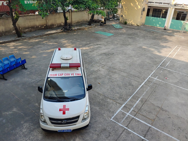TP.HCM: Cách ly 53 nhân viên y tế Bệnh viện huyện Bình Chánh tiếp xúc với người dương tính Covid-19 tại đám tang - Ảnh 2.