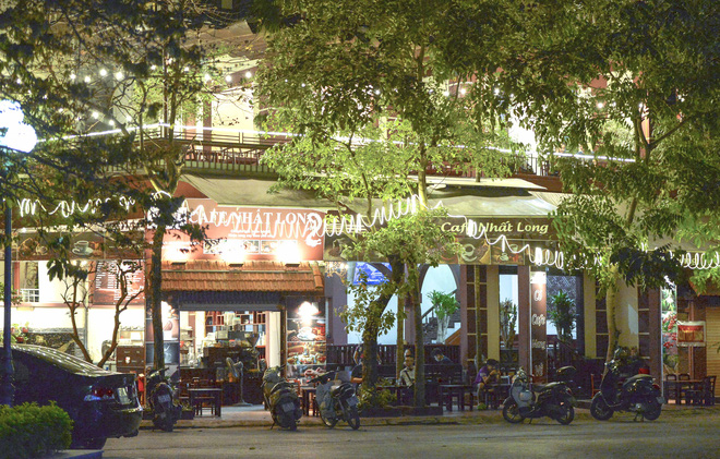 Bất chấp lệnh cấm, nhiều quán cà phê, bia hơi ở Hà Nội vẫn hoạt động - Ảnh 5.