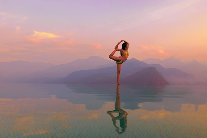 Tổng hợp những hình ảnh luyện tập Yoga đẹp mắt bên bờ biển | CFYC