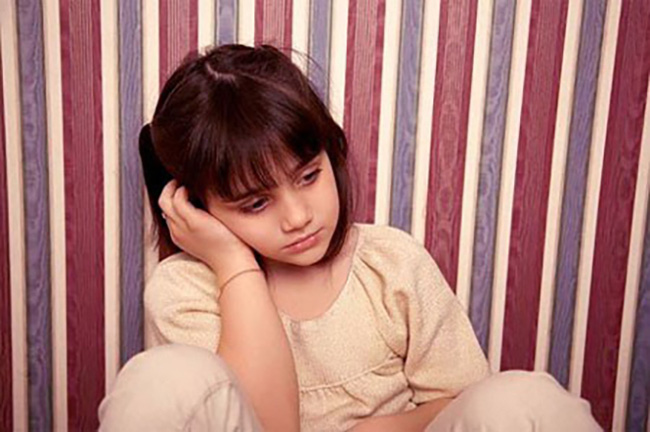 Làm gì khi con bạn lo lắng, căng thẳng hoặc dễ bị kích động trong mùa dịch COVID-19? - Ảnh 1.