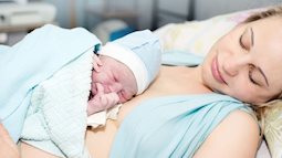 Những nguy cơ về sức khỏe của trẻ sinh non? Sau sinh cần khám những gì?