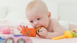 Sự phát triển của trẻ 5 tháng tuổi và những điều ba mẹ cần biết trong quá trình chăm sóc con