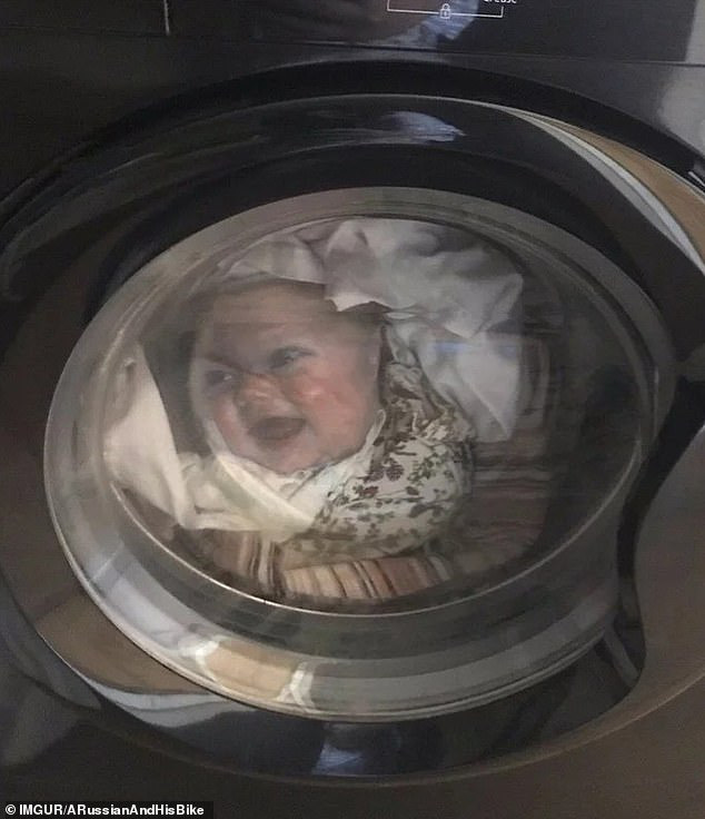 Ông bố kinh hãi khi nhìn thấy khuôn mặt con mình ở bên trong máy giặt, khi biết được sự thật, cư dân mạng không ngừng cười ha ha - Ảnh 1.