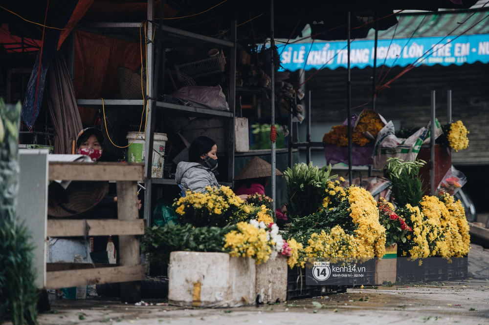 Ảnh: Hà Nội ngày đầu tiên sau 3 tuần cách ly, cuộc sống đang dần hồi sinh - Ảnh 10.