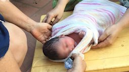 Tây Ninh: Thương tâm bé gái bị bỏ rơi trong bao đựng gạo ở nghĩa địa, kiến cắn sưng đỏ người