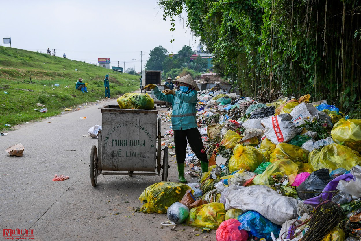 Ngổn ngang rác thải y tế nguy hại đổ bừa bãi tại Hạ Lôi - Ảnh 5.