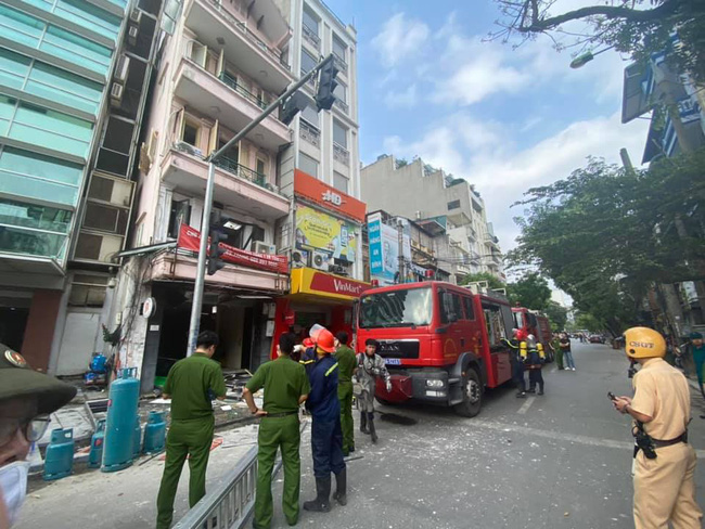 Hà Nội: Tiếng động kinh hoàng nghi nổ bình ga tại phố Cửa Nam - Ảnh 2.