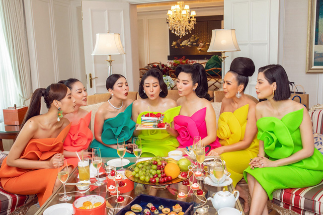 Hoa hậu Hà Kiều Anh vui mừng hội ngộ chị em thân thiết trong tiệc mừng sinh nhật ấm cúng - Ảnh 5.