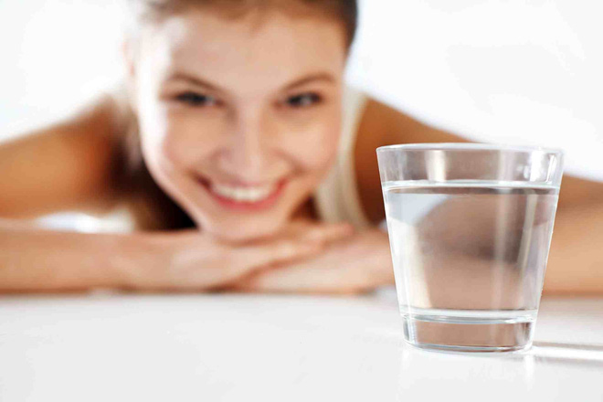 Bí quyết uống nước giảm cân trong 7 ngày: Tại sao có người giảm được, có người phát phì? - Ảnh 1.