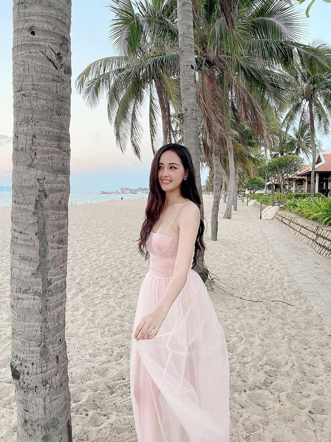 Hoa hậu Mai Phương Thúy liên tục đăng ảnh gợi cảm, hút mắt - Ảnh 3.